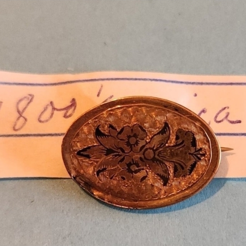 1800s small flower brooch . Estate Piece
